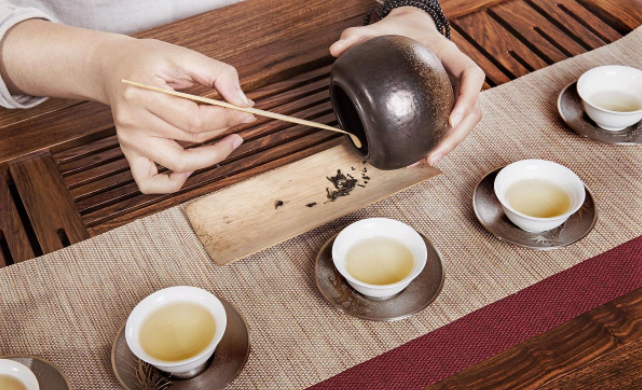 老陈茶，顾名思义，就是经过长时间陈化的茶叶